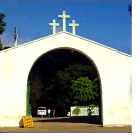 Portal de entrada do Cemitério da Vila Formosa